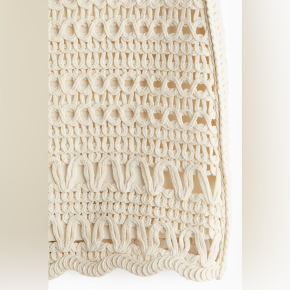 H&M Women's High Waist Cream Crochet Shorts - Picture 4 of 8
